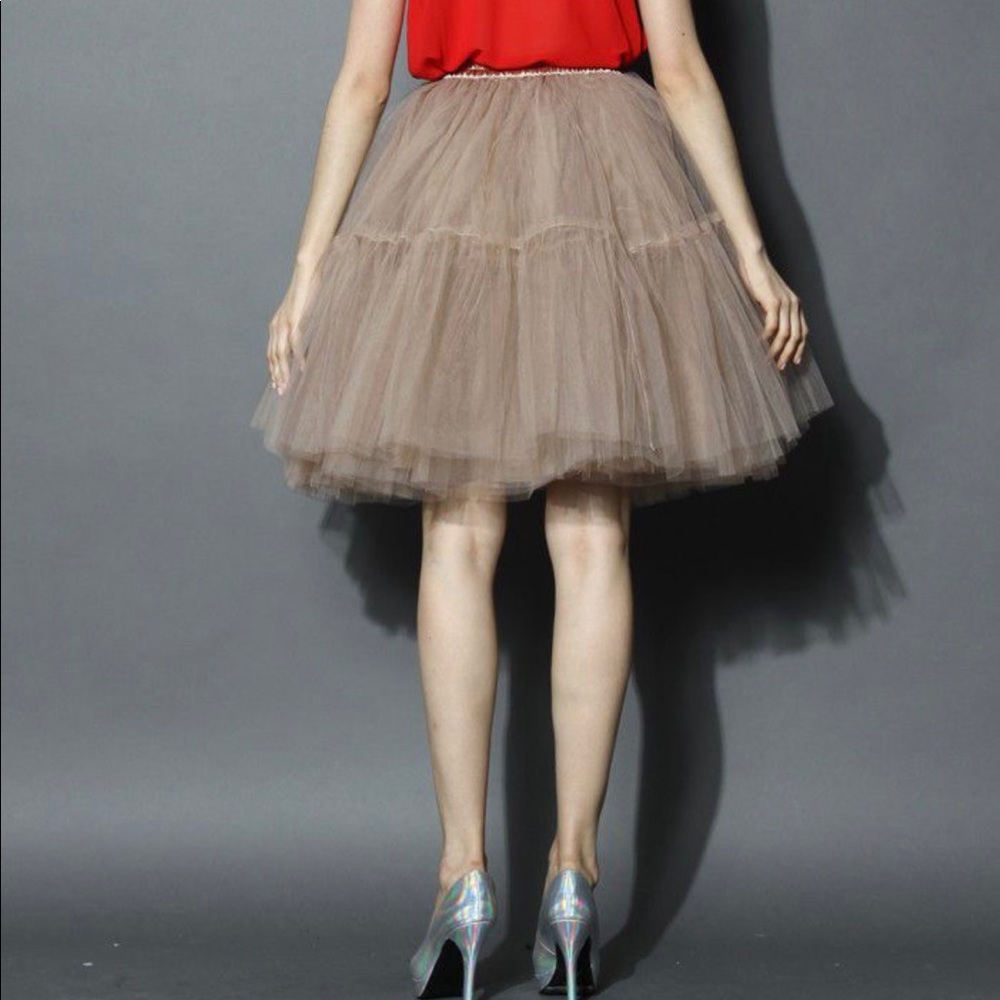 AMORE TULLE MIDI SKIRT IN CARAMEL